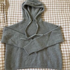 Quince Soft Gray Cashmere Sweater
